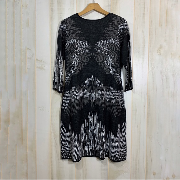 NWT Roz & Ali Black Grey V Neck Dress M - Picture 2 of 5